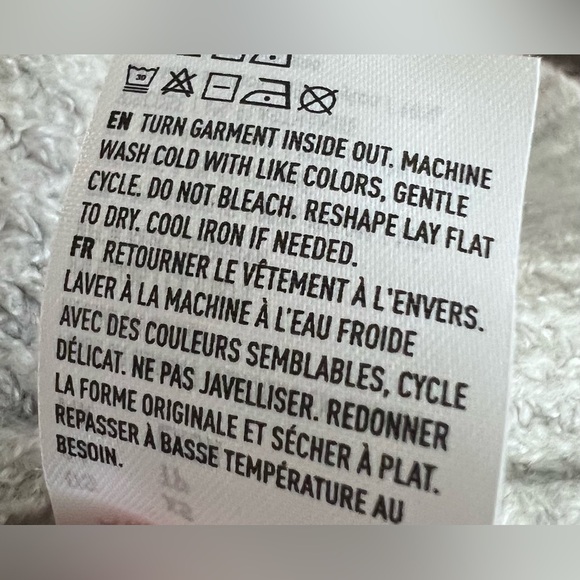 American Eagle Outfitters Gray V-Neck Sweater - Picture 7 of 8